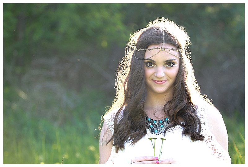 bohemian themed teen portraits with daisy flowers