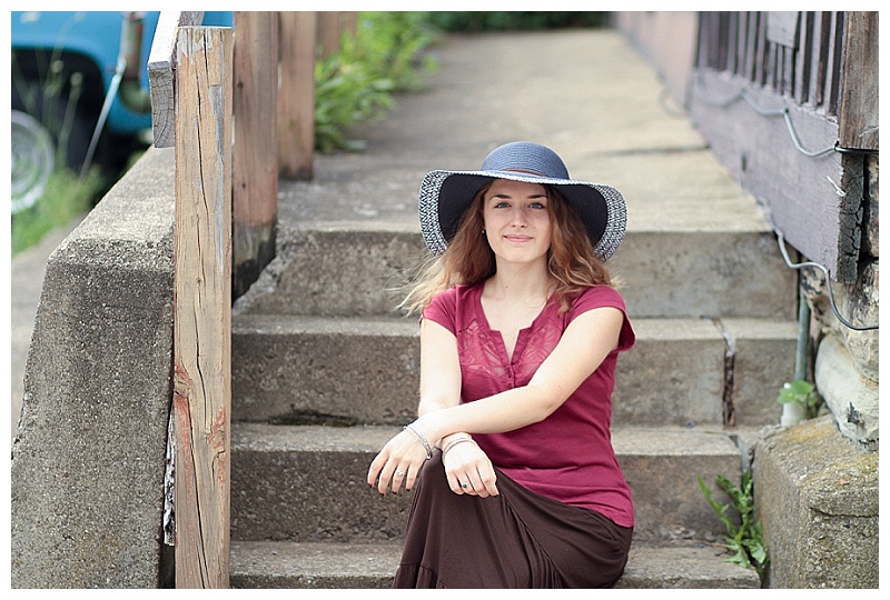 vSenior Portraits Floppy Hat 